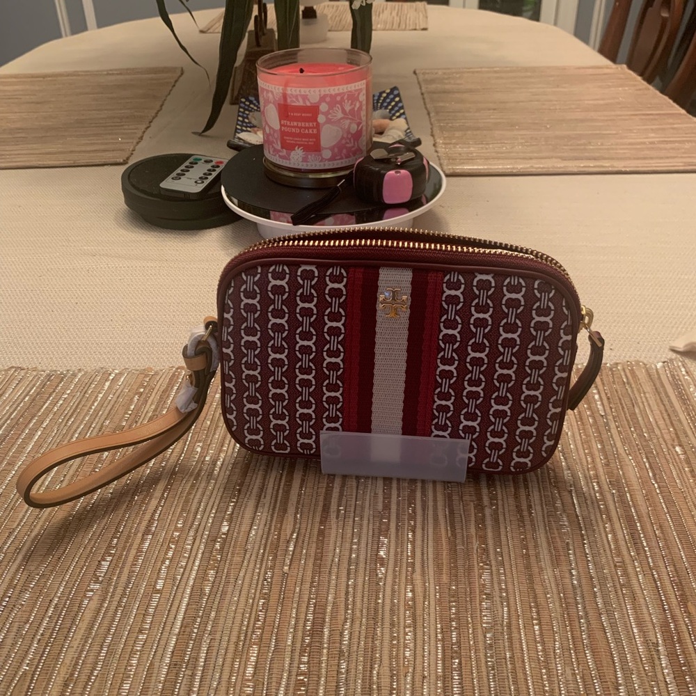 NWOT Tory Burch‎ burgandy Gemini wristley - Picture 2 of 8